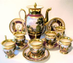 Conjunto raríssimo de porcelana pintado com paisagens